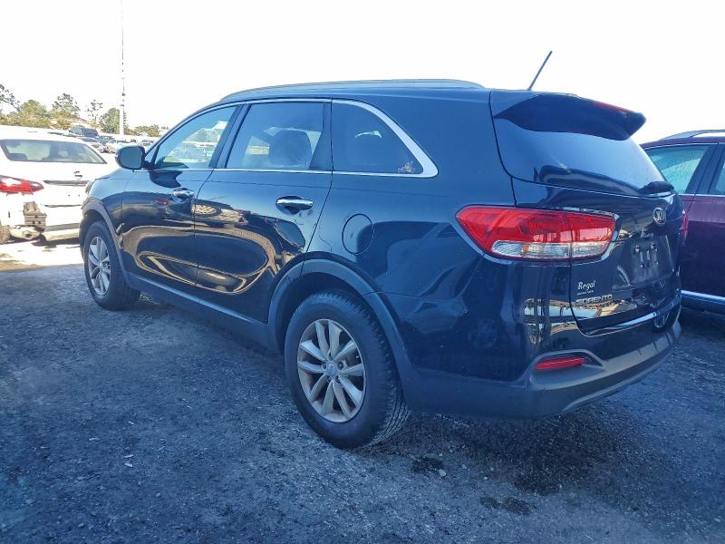 Фото 2 - KIA SORENTO