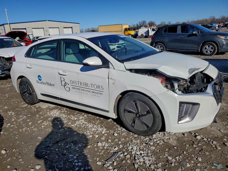 Фото 4 - HYUNDAI IONIQ