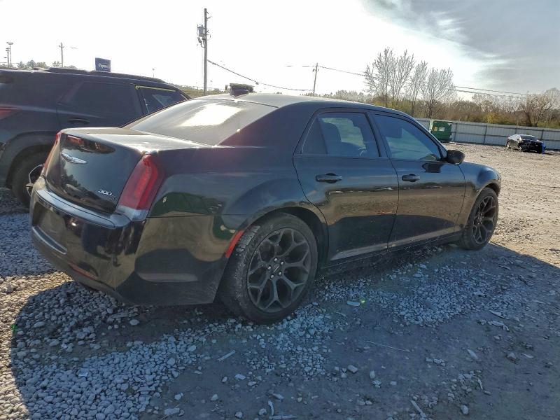 Фото 3 - CHRYSLER 300