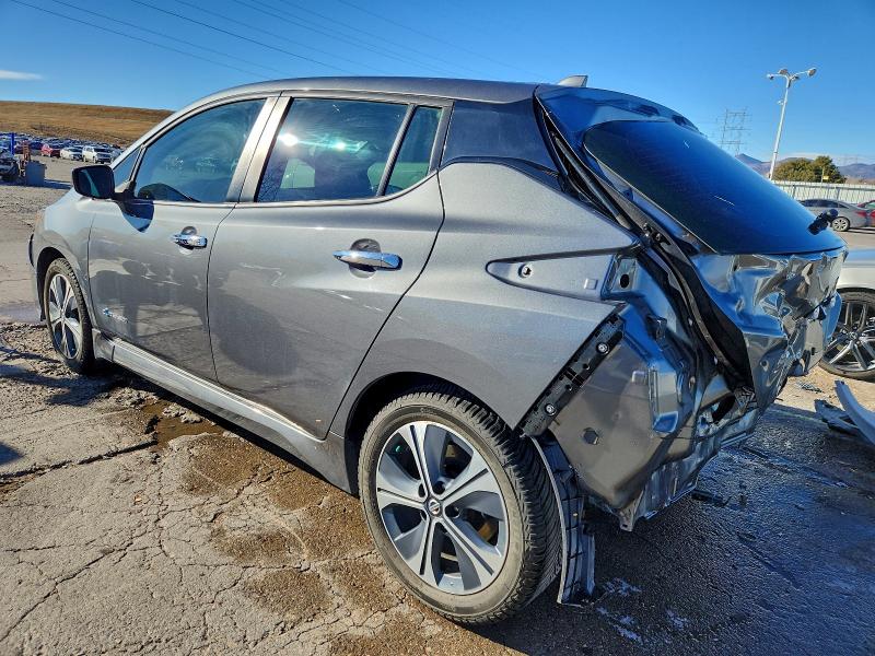 Фото 2 - NISSAN LEAF