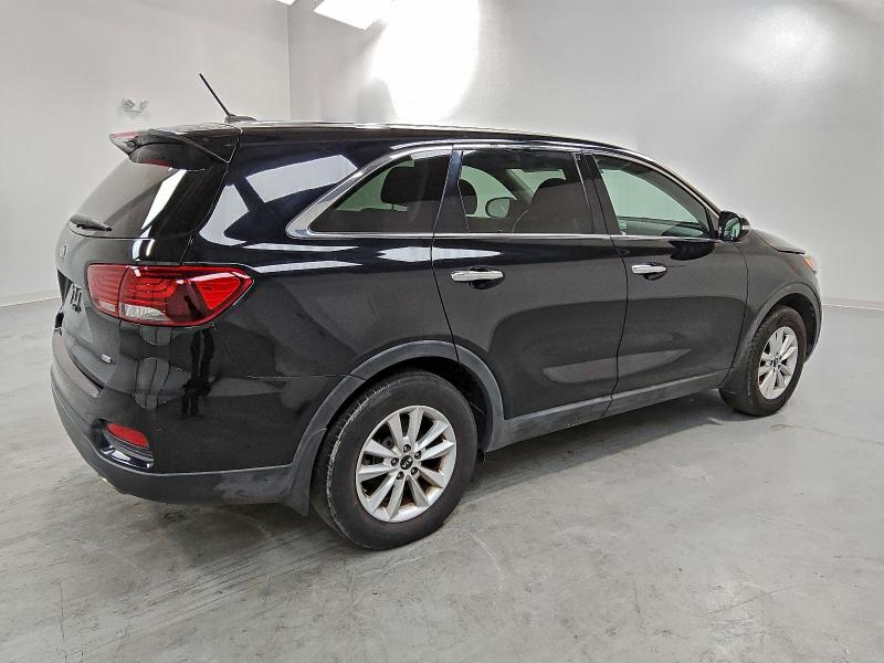 Фото 3 - KIA SORENTO