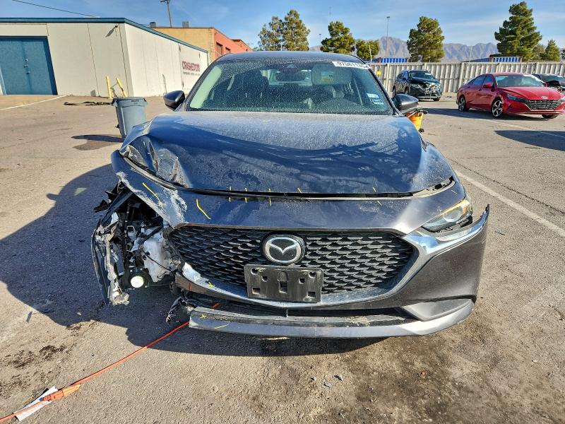 Фото 5 - MAZDA 3