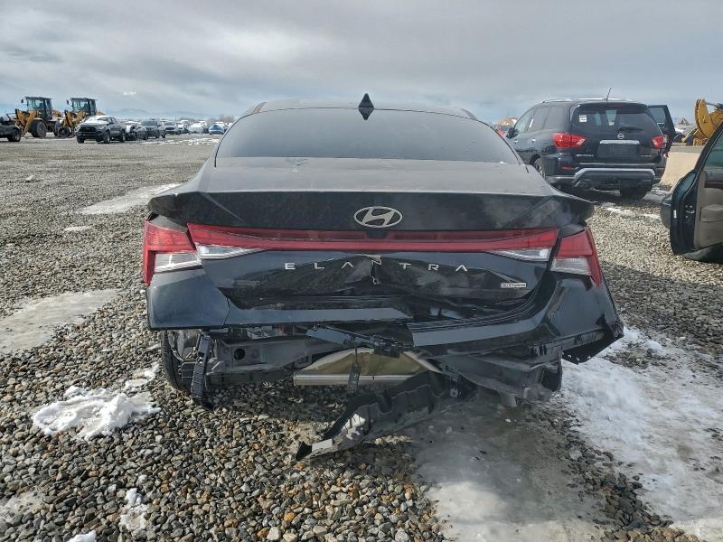 Фото 6 - HYUNDAI ELANTRA