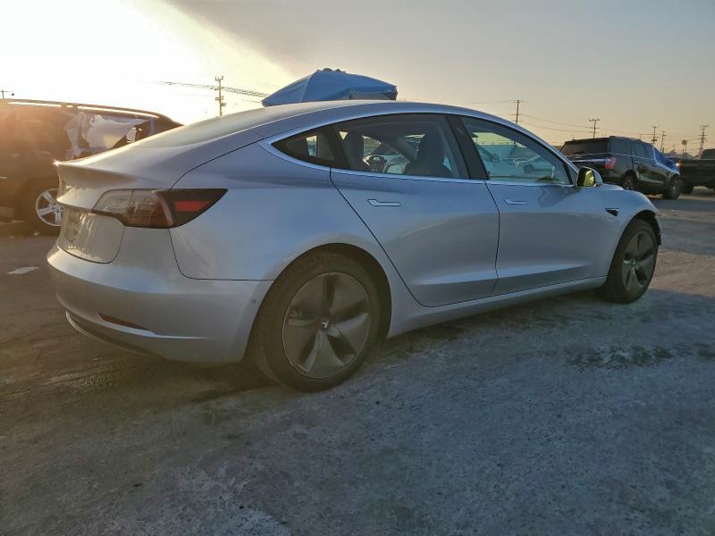 Фото 3 - TESLA MODEL 3