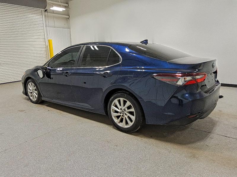 Фото 2 - TOYOTA CAMRY