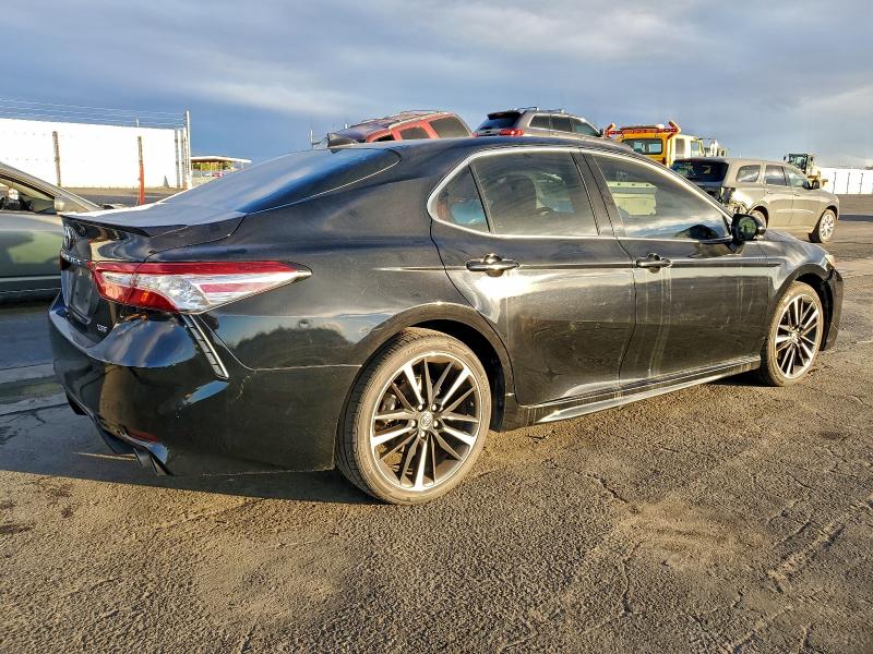 Фото 3 - TOYOTA CAMRY