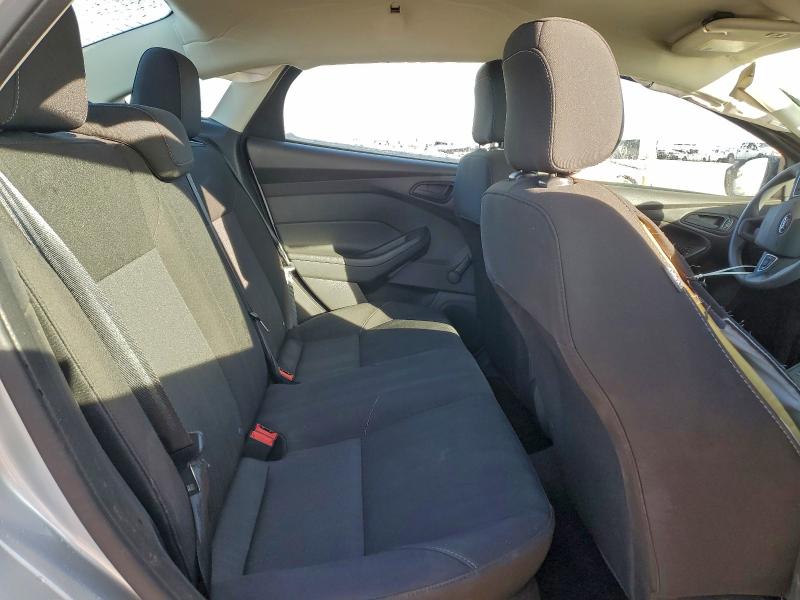 Фото 10 - FORD FOCUS