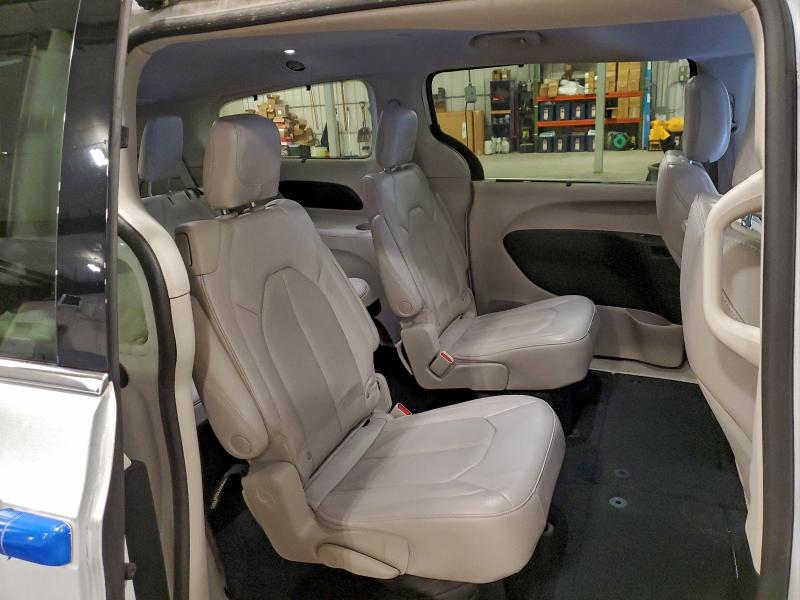 Фото 11 - CHRYSLER PACIFICA