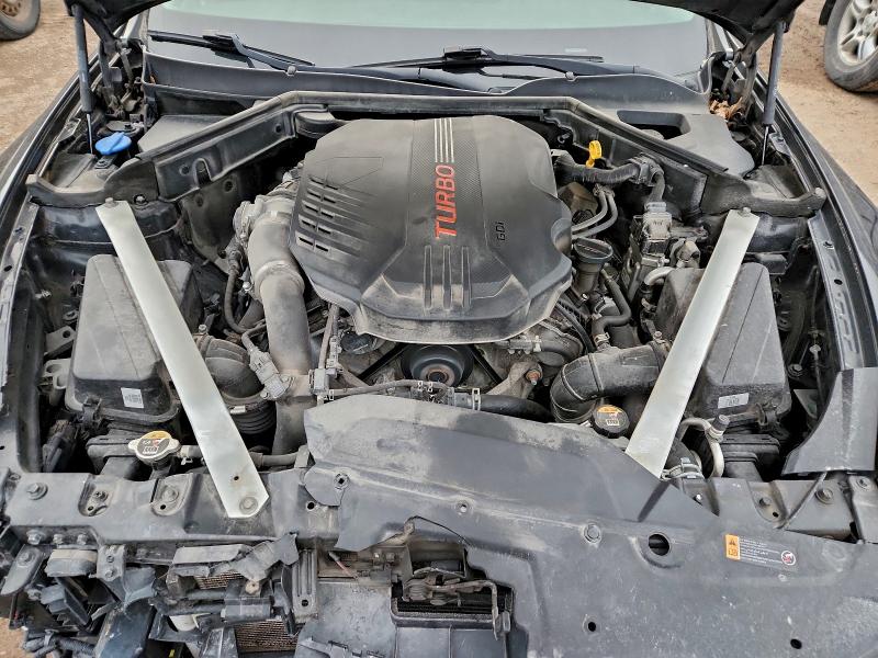 Фото 11 - KIA STINGER