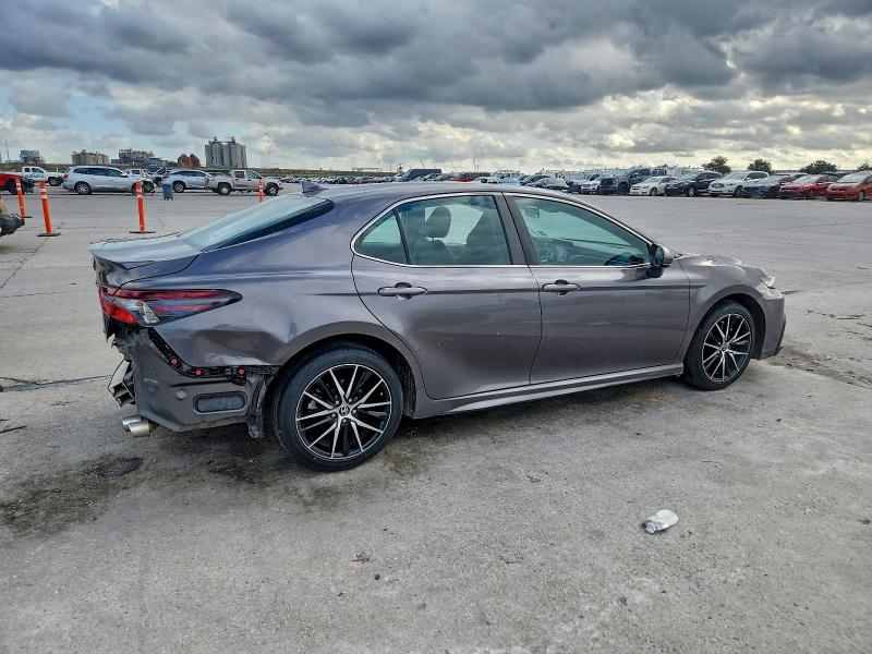 Фото 3 - TOYOTA CAMRY