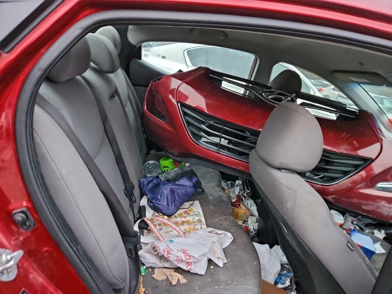 Фото 10 - HYUNDAI ELANTRA