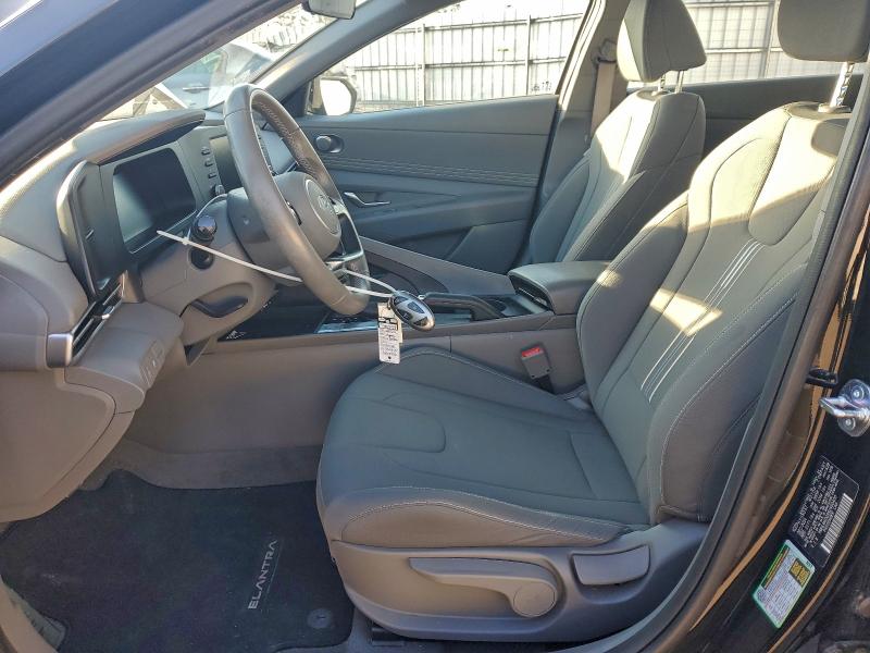 Фото 7 - HYUNDAI ELANTRA