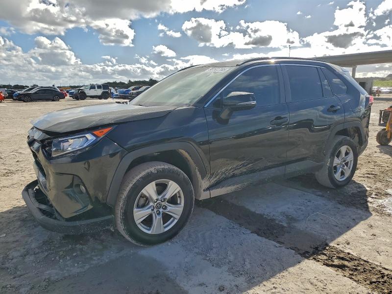 Фото 1 - TOYOTA RAV4