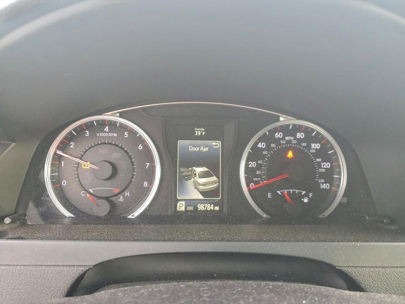 Фото 9 - TOYOTA CAMRY