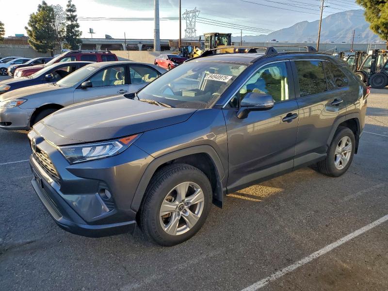 Фото 1 - TOYOTA RAV4