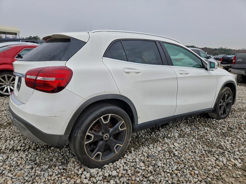 MERCEDES-BENZ GLA-CLASS 2019 VIN WDCTG4EB7KJ553942