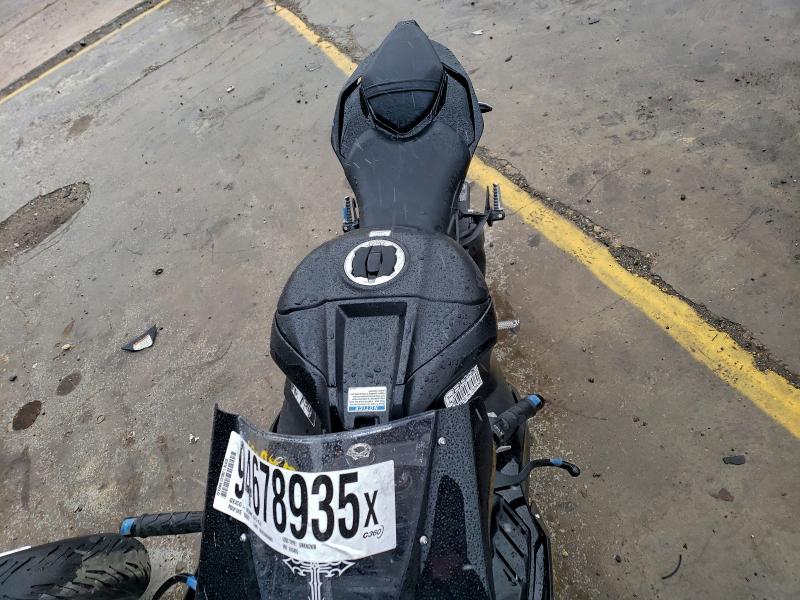 KAWASAKI ZX1002 L 2025