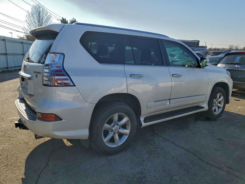 Фото 3 - LEXUS GX