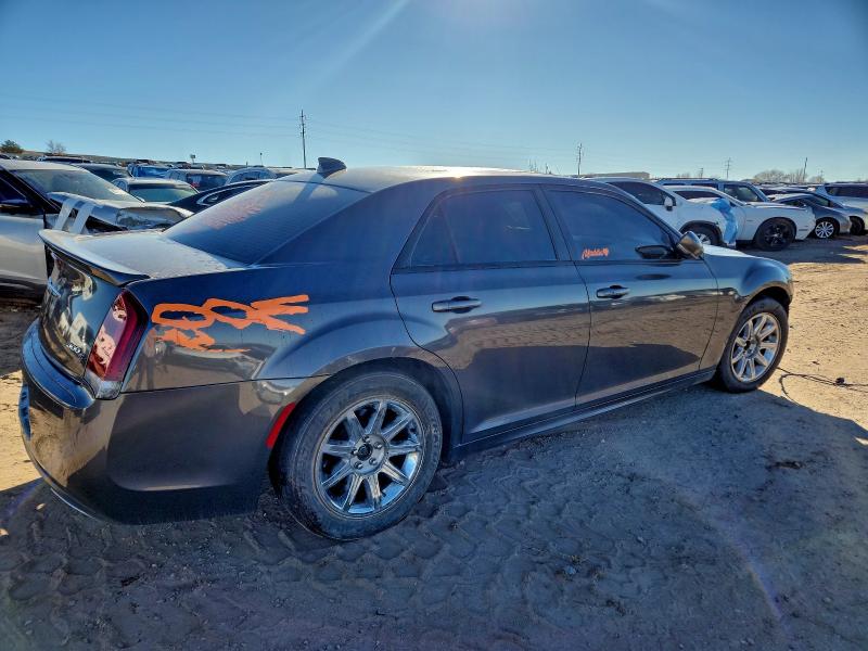 Фото 3 - CHRYSLER 300