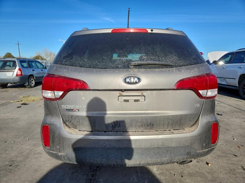 Фото 6 - KIA SORENTO