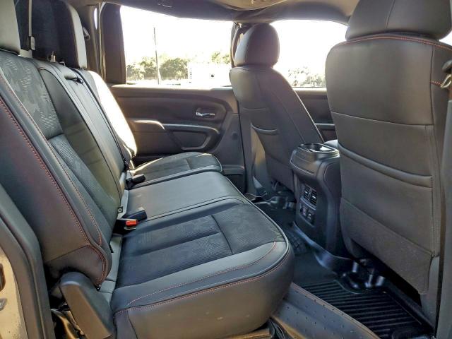 Фото 10 - NISSAN TITAN