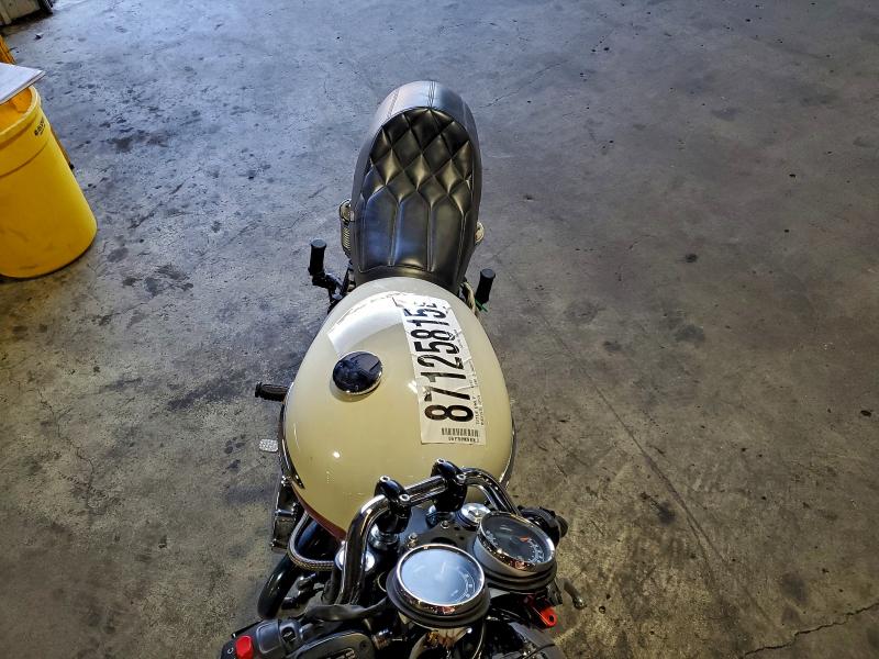 TRIUMPH BONNEVILLE 2012