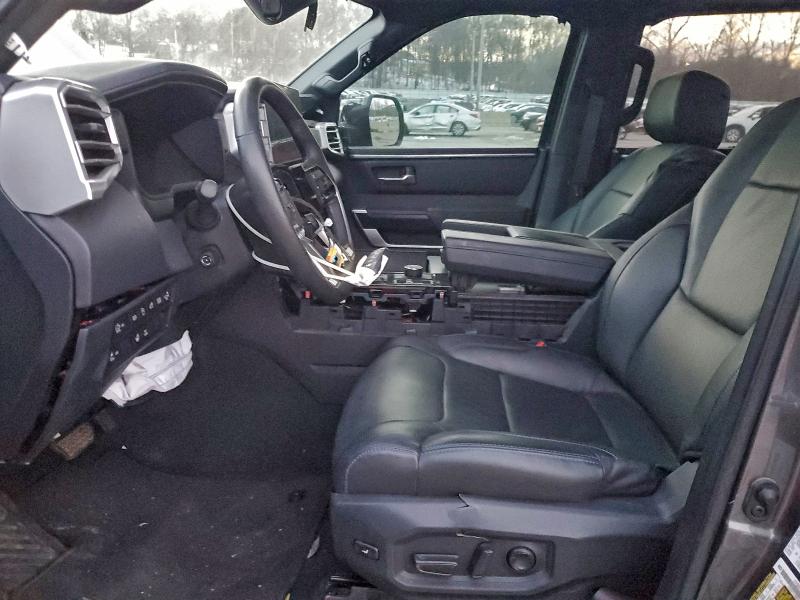 Фото 7 - TOYOTA TUNDRA