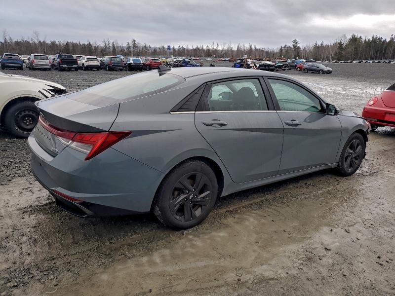 Фото 3 - HYUNDAI ELANTRA