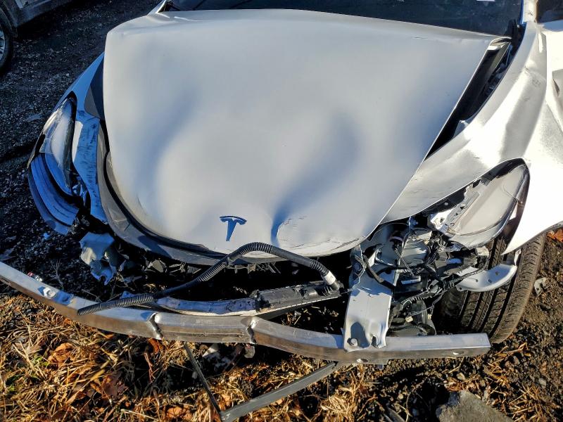 Фото 11 - TESLA MODEL 3