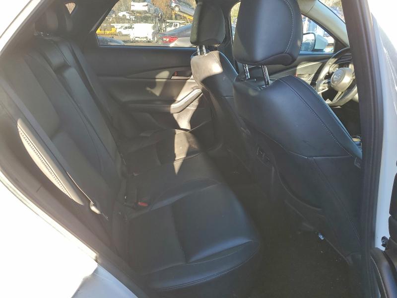 Фото 11 - MAZDA CX30