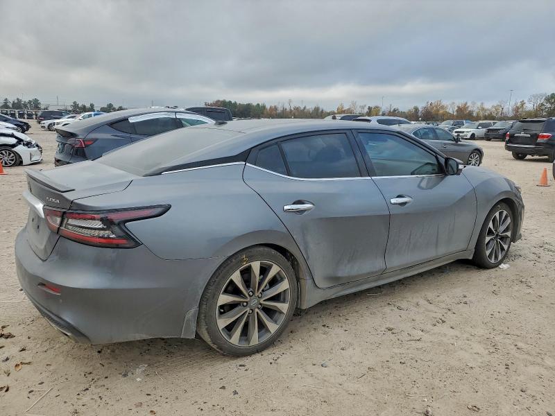 Фото 3 - NISSAN MAXIMA