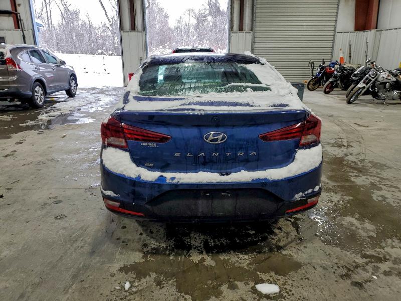 Фото 6 - HYUNDAI ELANTRA