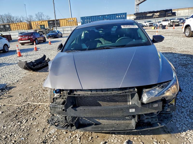 Фото 5 - HYUNDAI ELANTRA