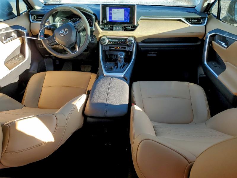 Фото 8 - TOYOTA RAV4