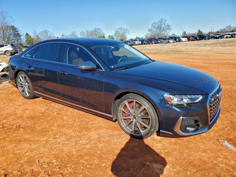 Фото 4 - AUDI S8