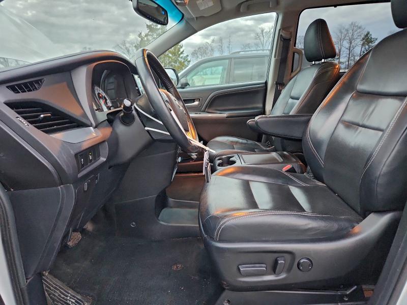 Фото 7 - TOYOTA SIENNA