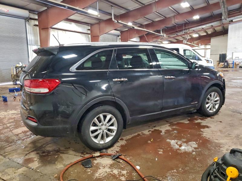 Фото 3 - KIA SORENTO