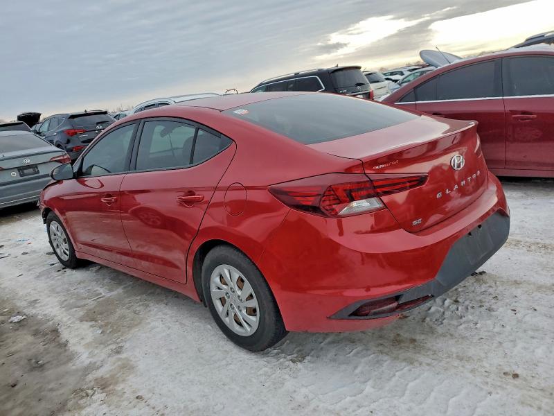 Фото 2 - HYUNDAI ELANTRA