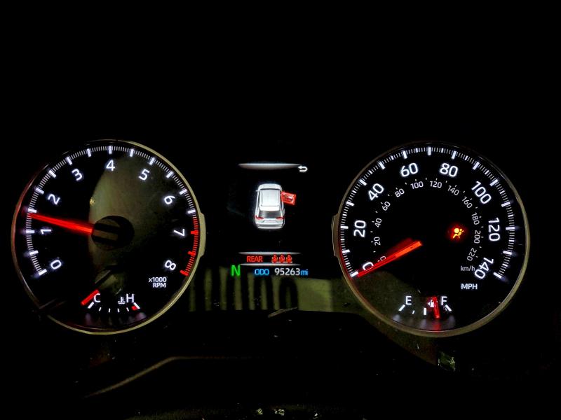 Фото 9 - TOYOTA RAV4