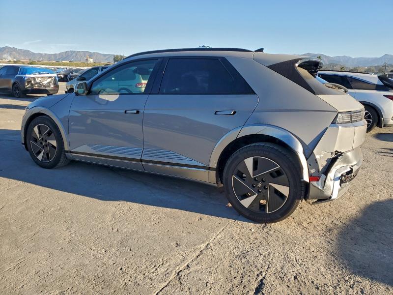 Фото 2 - HYUNDAI IONIQ