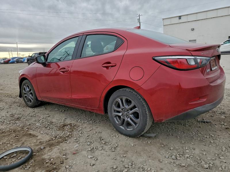 Фото 2 - TOYOTA YARIS