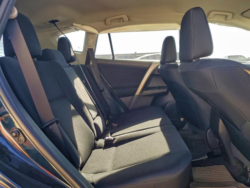 Фото 11 - TOYOTA RAV4