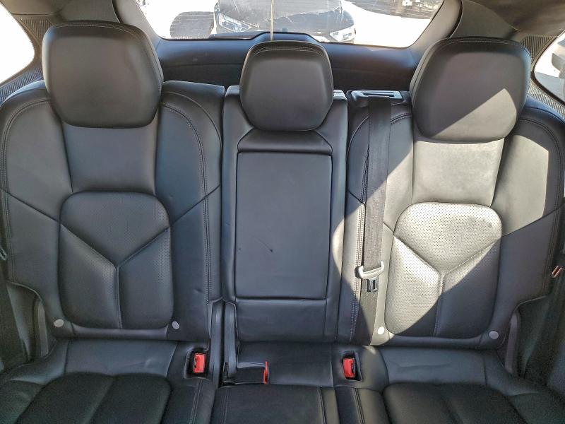 Фото 10 - PORSCHE CAYENNE