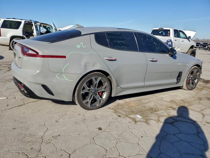 Фото 3 - KIA STINGER