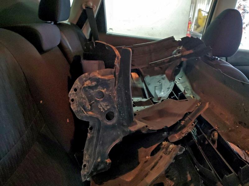 Фото 11 - NISSAN ROGUE