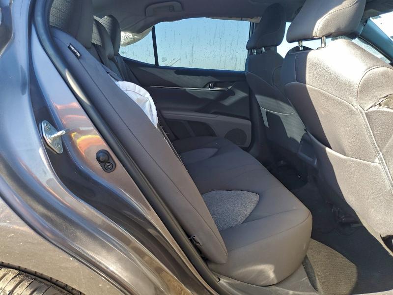 Фото 10 - TOYOTA CAMRY