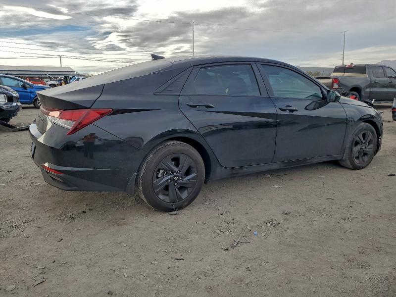 Фото 3 - HYUNDAI ELANTRA