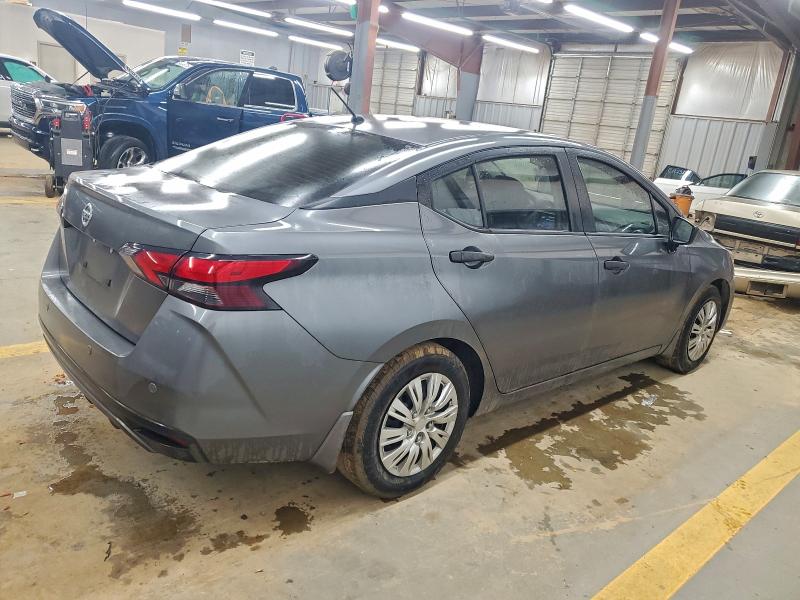 Фото 3 - NISSAN VERSA