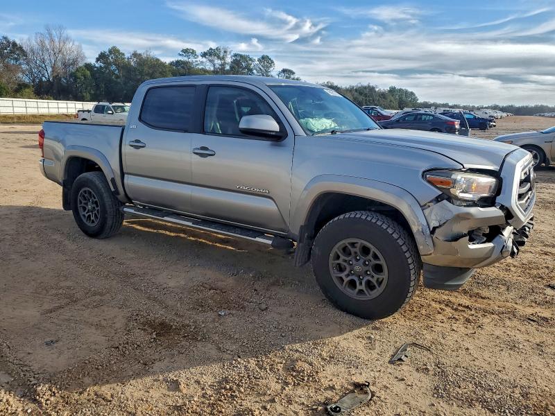 Фото 4 - TOYOTA TACOMA