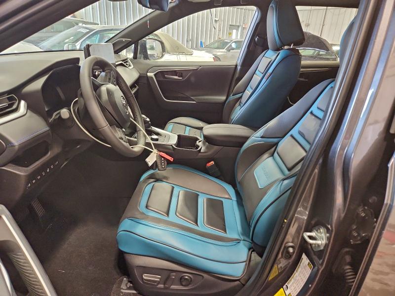 Фото 7 - TOYOTA RAV4